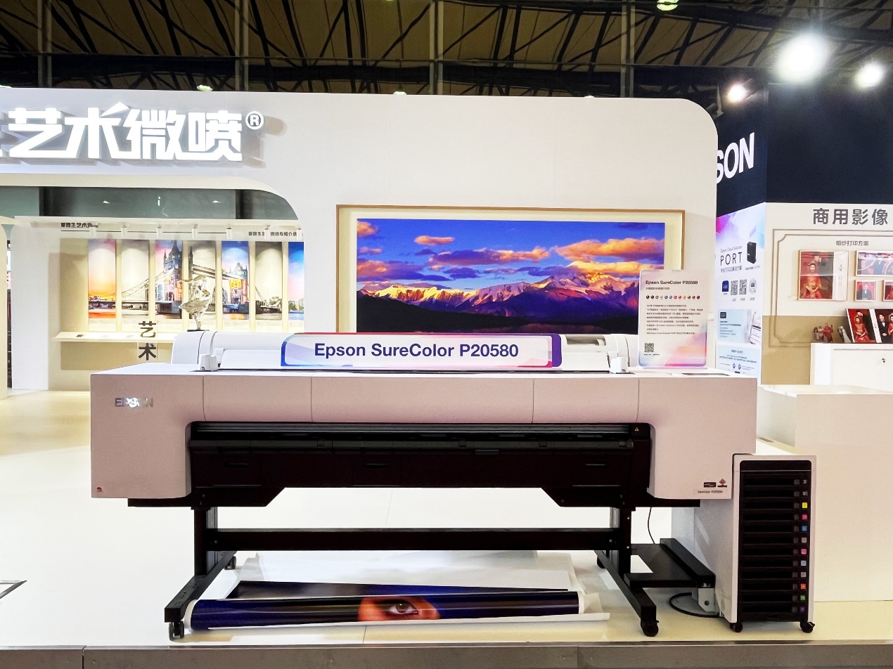 图片包含 室内, 桌子, 房间, 活

AI 生成的内容可能不正确。