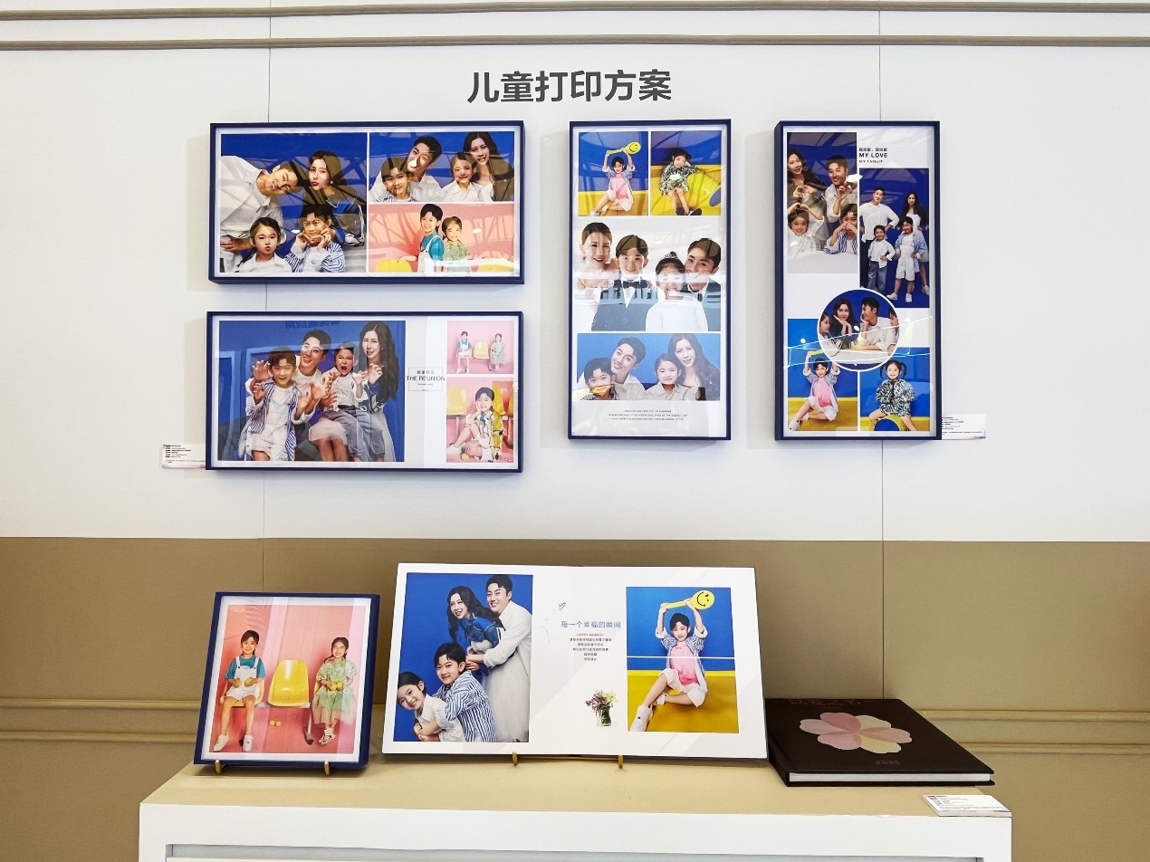 墙上贴着许多海报

AI 生成的内容可能不正确。